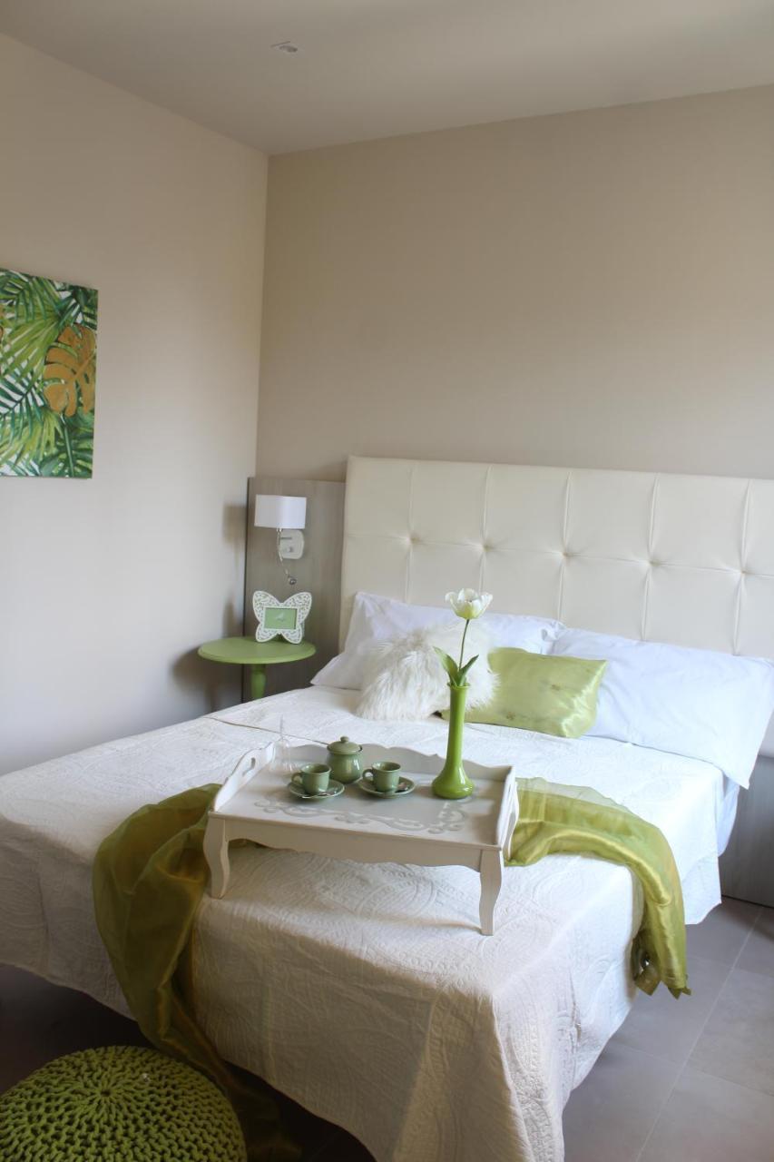 Apart-Hotel La Rocchetta Паденге-суль-Гарда Экстерьер фото