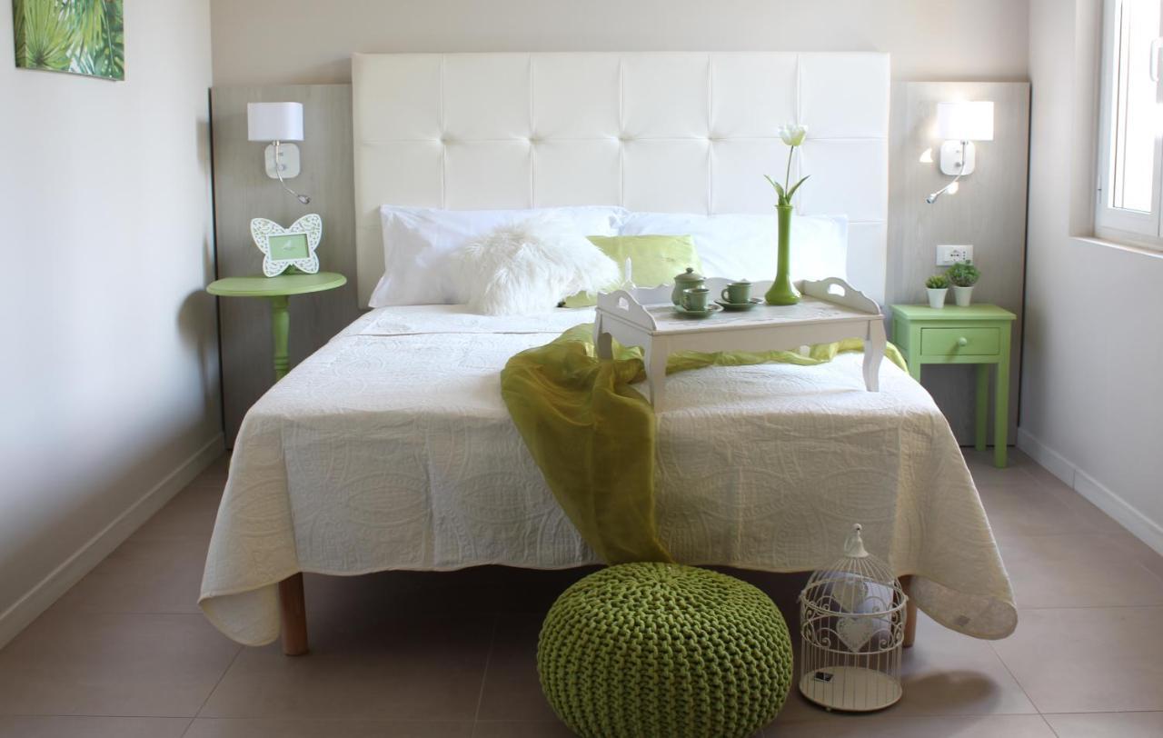 Apart-Hotel La Rocchetta Паденге-суль-Гарда Экстерьер фото